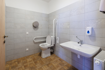 Prodej domu 688 m², Valeč