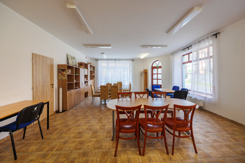 Prodej domu 688 m², Valeč