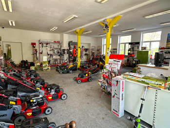 Prodej obchodních prostor 200 m², Planá