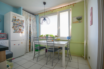 Jídelna - Prodej bytu 2+1 v osobním vlastnictví 63 m², Hradec Králové
