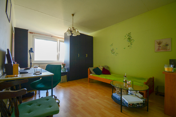 Velký pokoj - Prodej bytu 2+1 v osobním vlastnictví 63 m², Hradec Králové