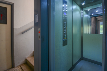 Výtah - Prodej bytu 2+1 v osobním vlastnictví 63 m², Hradec Králové