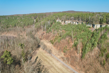 Prodej pozemku 3094 m², Medonosy