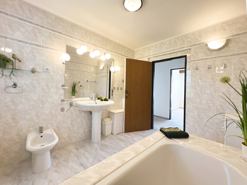 Prodej domu 290 m², Praha 5 - Smíchov