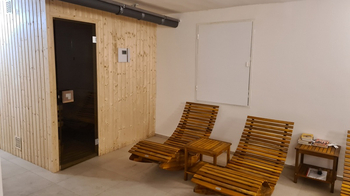 Pohled na prostory sauny, které poskytují relax - Prodej bytu 2+kk v osobním vlastnictví 49 m², Čím