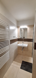 Koupelna s WC - Pronájem bytu 2+kk v osobním vlastnictví 57 m², Boskovice
