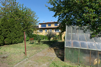 Skleník na zahradě - Prodej bytu 4+kk v osobním vlastnictví 90 m², Sedlčany