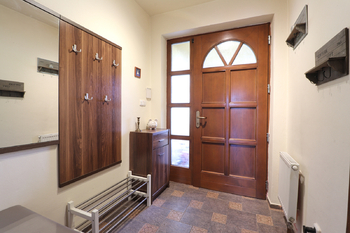 Předsíň - Prodej domu 180 m², Drahelčice