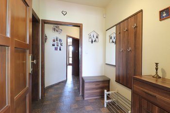 Předsíň - Prodej domu 180 m², Drahelčice
