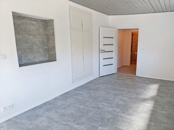 Samostatná ložnice / kancelář.  - Pronájem bytu 3+kk v osobním vlastnictví 110 m², Líbeznice