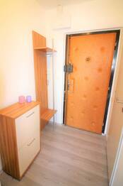 Pronájem bytu 1+kk v družstevním vlastnictví 30 m², Praha 8 - Střížkov