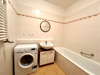 Prodej bytu 2+kk v osobním vlastnictví 65 m², Praha 9 - Čakovice