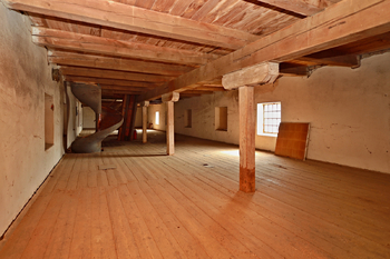 Prodej skladovacích prostor 600 m², Rozsochatec