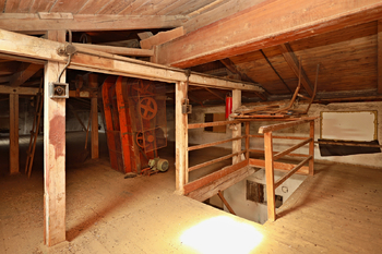 Prodej skladovacích prostor 600 m², Rozsochatec
