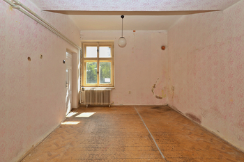 Prodej skladovacích prostor 600 m², Rozsochatec