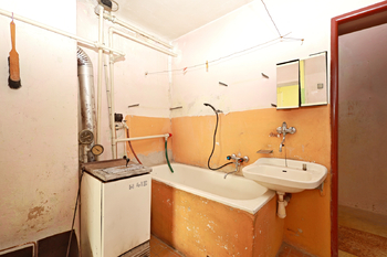 Prodej skladovacích prostor 600 m², Rozsochatec
