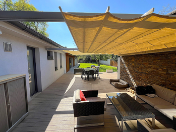 Terasa a zahrada - Prodej domu 369 m², Praha 4 - Kamýk