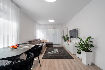 Prodej bytu 2+kk v osobním vlastnictví 6566 m², Praha 10 - Záběhlice
