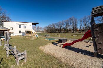 dětské a fotbalové hřiště - Pronájem bytu 2+1 v osobním vlastnictví 65 m², Dobřejovice