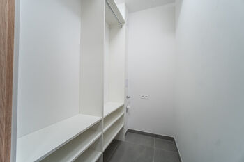 Pronájem bytu 2+kk v osobním vlastnictví 50 m², Praha 10 - Uhříněves
