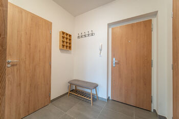 Pronájem bytu 2+kk v osobním vlastnictví 50 m², Praha 10 - Uhříněves