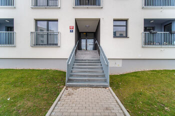 Pronájem bytu 2+kk v osobním vlastnictví 50 m², Praha 10 - Uhříněves