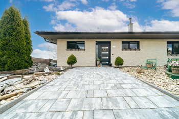 Prodej rodinného domu 5+kk se zimní zahradou, 206 m², plocha pozemku 940 m², Práče, okres Znojmo - Prodej domu 206 m², Práče