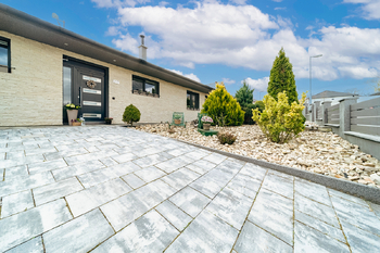 Prodej rodinného domu 5+kk se zimní zahradou, 206 m², plocha pozemku 940 m², Práče, okres Znojmo - Prodej domu 206 m², Práče