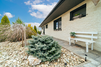 Prodej rodinného domu 5+kk se zimní zahradou, 206 m², plocha pozemku 940 m², Práče, okres Znojmo - Prodej domu 206 m², Práče