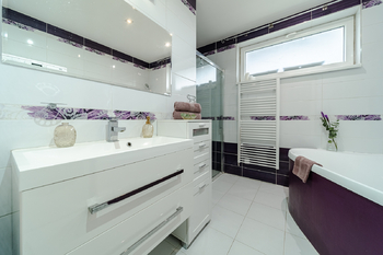 Prodej rodinného domu 5+kk se zimní zahradou, 206 m², plocha pozemku 940 m², Práče, okres Znojmo - Prodej domu 206 m², Práče