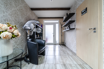Prodej rodinného domu 5+kk se zimní zahradou, 206 m², plocha pozemku 940 m², Práče, okres Znojmo - Prodej domu 206 m², Práče