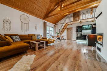 Prodej rodinného domu 5+kk se zimní zahradou, 206 m², plocha pozemku 940 m², Práče, okres Znojmo - Prodej domu 206 m², Práče 