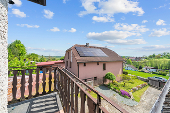 Hustířany - balkon - Prodej domu 192 m², Velichovky