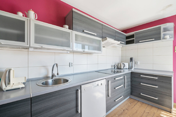 Hustířany - 1. NP. - kuchyň - Prodej domu 192 m², Velichovky