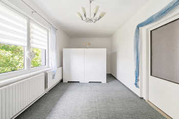 Hustířany - 1. NP. - ložnice - Prodej domu 192 m², Velichovky