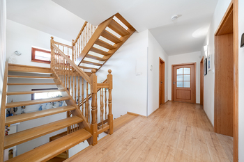 Prodej domu 346 m², Praha 4 - Lhotka