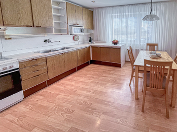 Prodej domu 330 m², Lutín