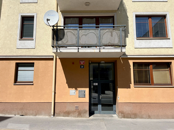 Prodej bytu 2+kk v osobním vlastnictví 52 m², Praha 5 - Smíchov