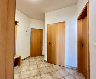 Prodej bytu 2+kk v osobním vlastnictví 52 m², Praha 5 - Smíchov