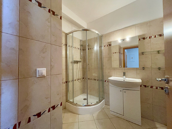 Prodej bytu 2+kk v osobním vlastnictví 52 m², Praha 5 - Smíchov