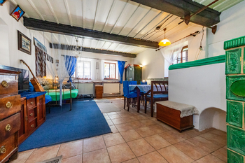 2. Obývací pokoj v přízemí - Prodej chaty / chalupy 210 m², Široký Důl