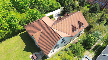 Pohled na RD - Prodej domu 387 m², Vonoklasy