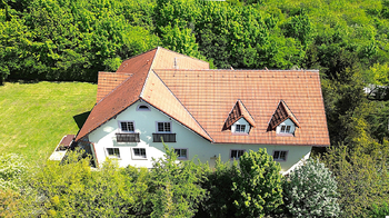 Pohled na RD - Prodej domu 387 m², Vonoklasy