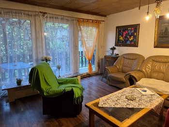 obývací pokoj s východem na terasu - Prodej domu 180 m², Jevany