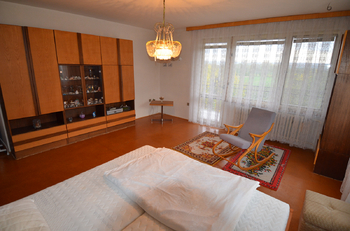 Obývací pokoj  - Prodej domu 140 m², Hostěrádky-Rešov