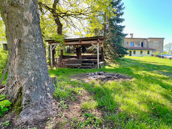 Prodej domu 450 m², Hrob