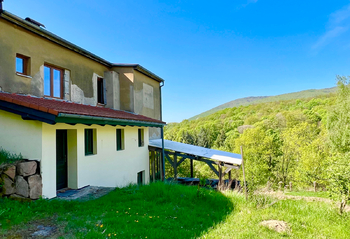 Prodej domu 450 m², Hrob