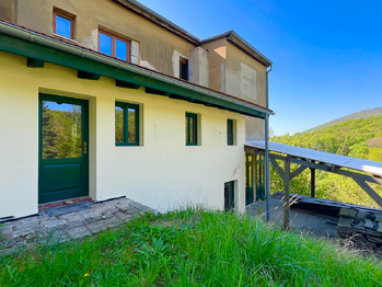 Prodej domu 450 m², Hrob
