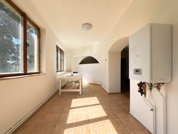 Prodej domu 450 m², Hrob