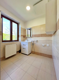 Prodej domu 450 m², Hrob